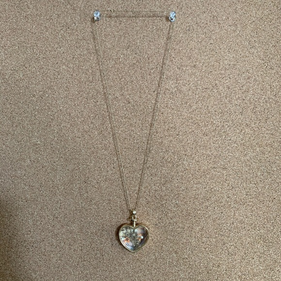 Dainty flower nacklace - Picture 1 of 3